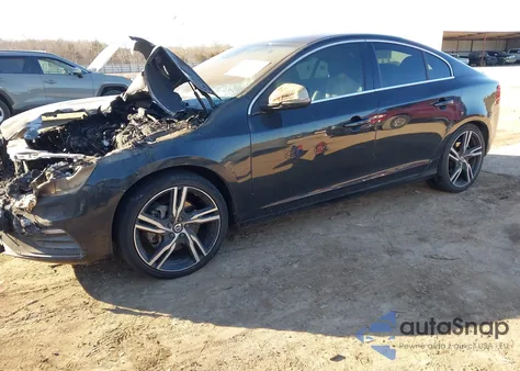 2017 Volvo S60 T6 R-Design Platinum из США, поврежденный, VIN YV149MTSXH2432231